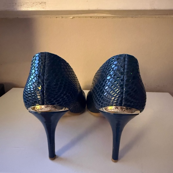 Calvin Klein Navy Blue Textured Pointed-Toe Heels - Picture 5 of 5